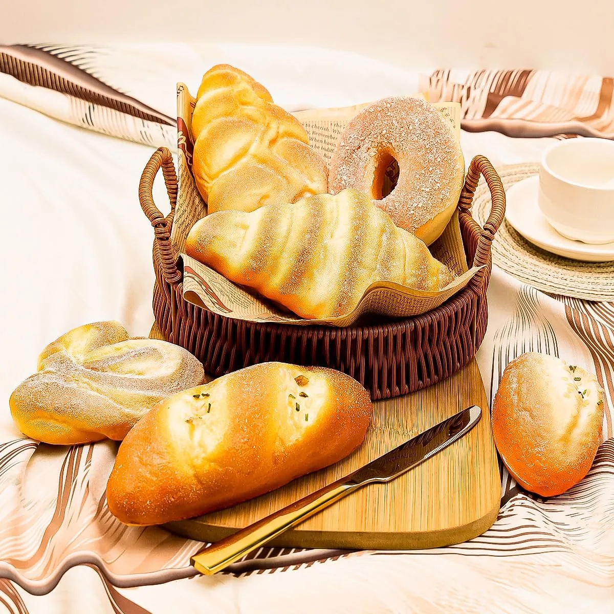 6pcs Artificial Bread Decoration Fake Bread Donut Baguette Croissant Display Models Realistic French Loaf Sesame Coconut Pastry Rolls Bakery Props for Home Kitchen Decor Restaurant Display