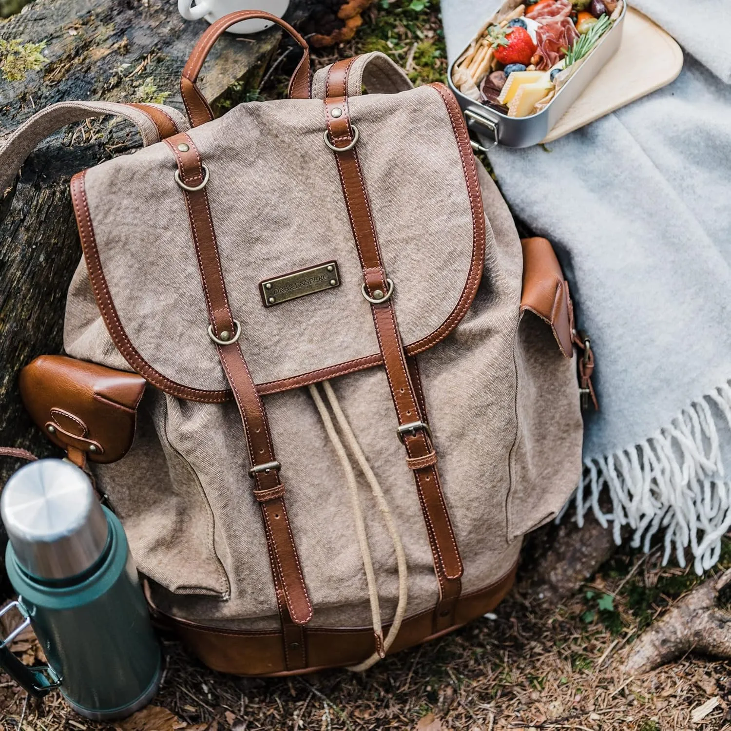 DRAKENSBERG Backpack 'Henry' - classic hiking und hunting rucksack in authentic retro vintage design, ladies, men, sustainably handmade, 30L, canvas, leather, khaki-beige, DR00117