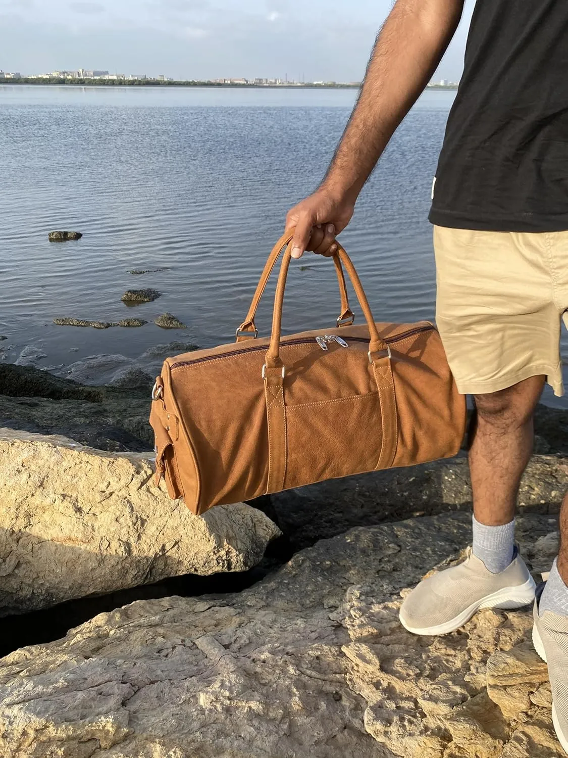 Leather Travel Duffel Weekender Bag Carry on Overnight Bag Sports Duffle Gym sports keepall shoe clothes holdall bag For men and Women (grain side grip camel)