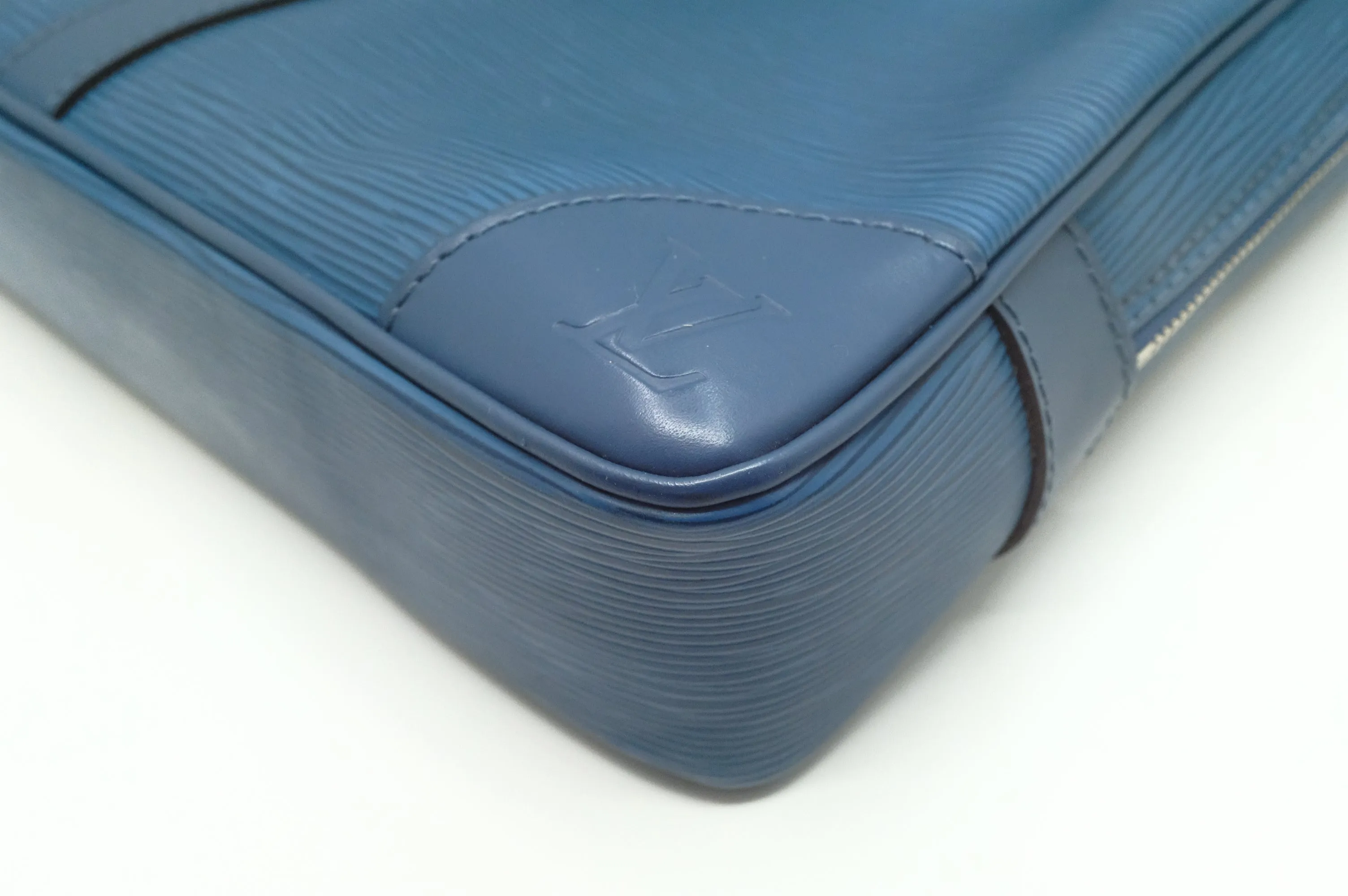 Louis Vuitton Poche Document in Blue Epi Leather