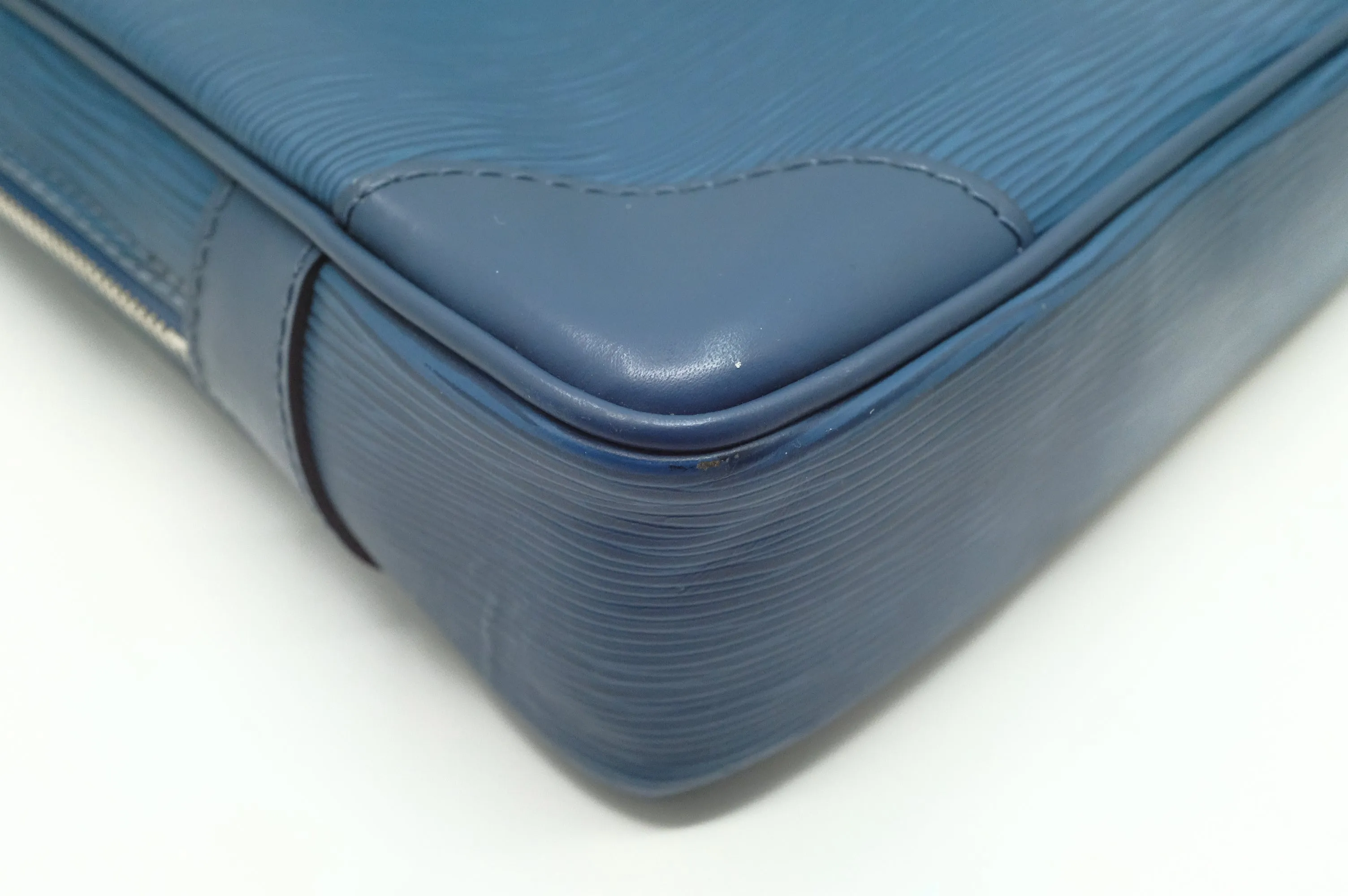 Louis Vuitton Poche Document in Blue Epi Leather