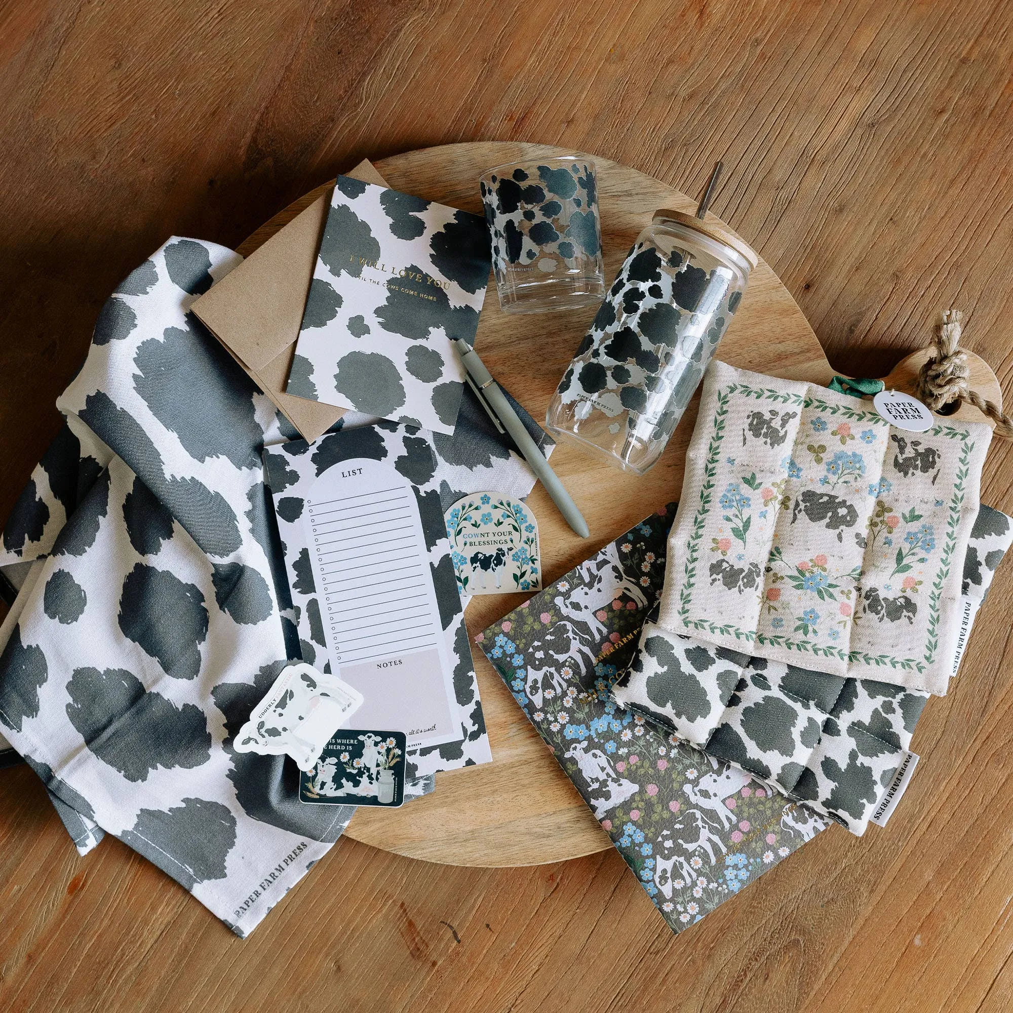 Milk Cows & Flowers Pot Holder Set
