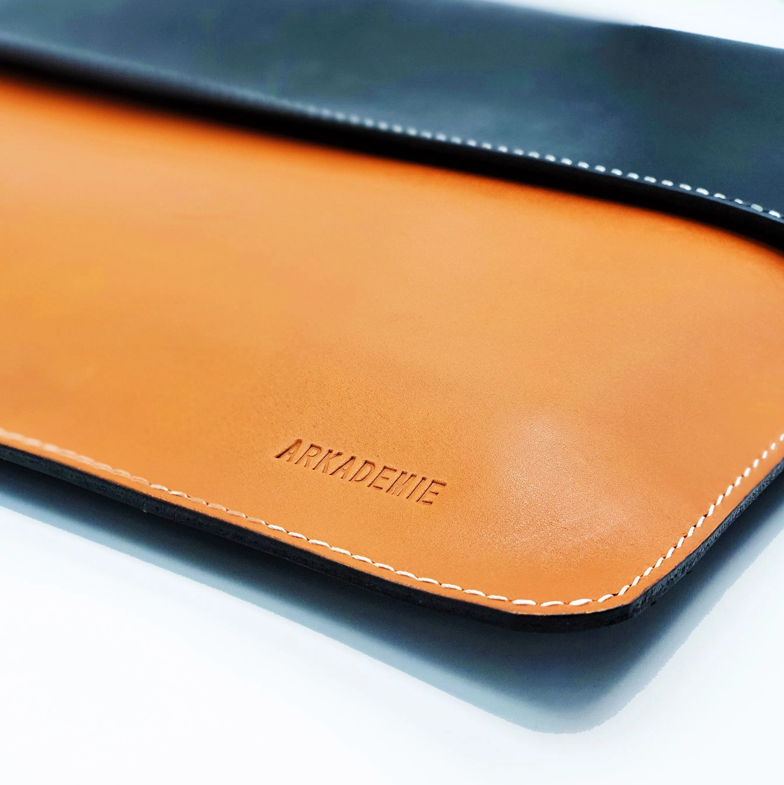 ROHE II Leather Document & Laptop Sleeve