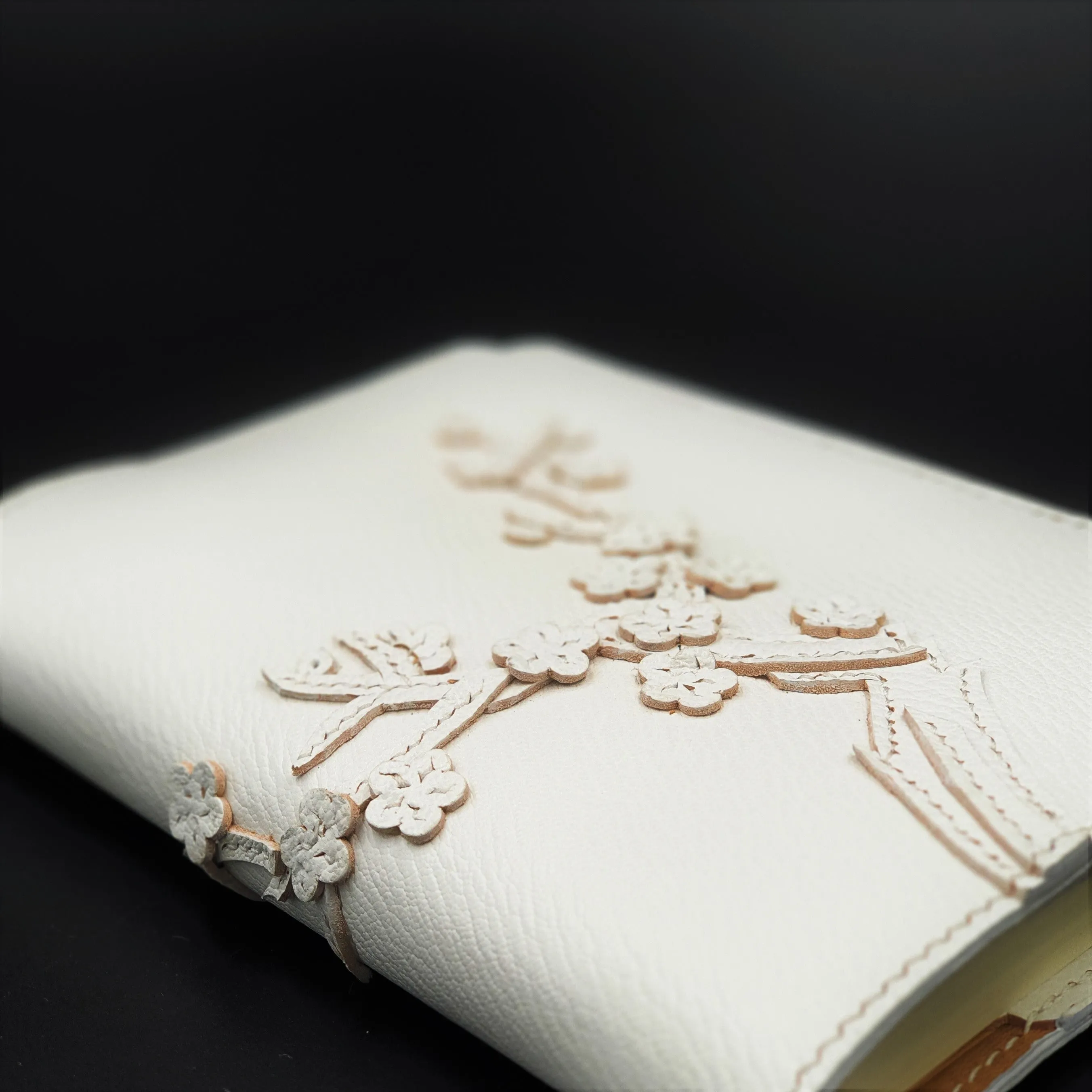 Studio Arkademie MING DH PLUM BLOSSOM A6 Portrait Notebook Sleeve, White