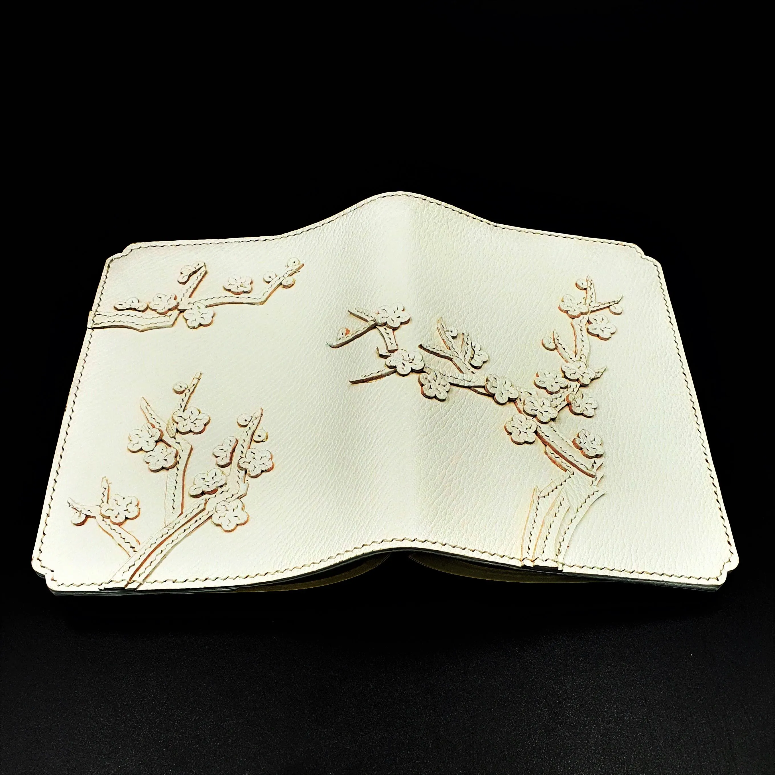 Studio Arkademie MING DH PLUM BLOSSOM A6 Portrait Notebook Sleeve, White