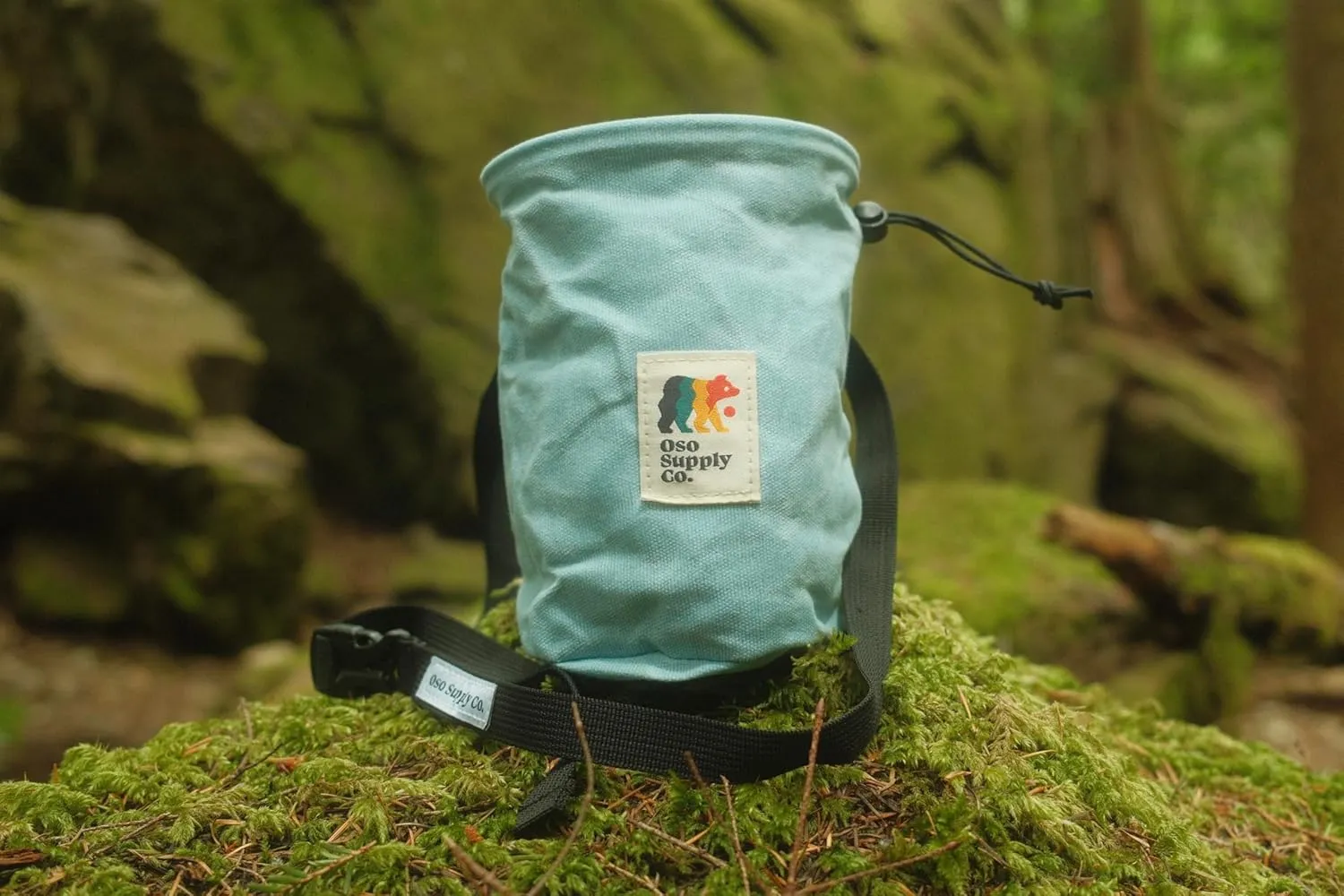 Waxed Canvas Chalk Bag for Rock Climbing, Bouldering Chalk Bucket with Belt, Waterproof, Zippered Pocket - Perfect Rock Climbing Gear, Equipment for Indoor/Outdoors